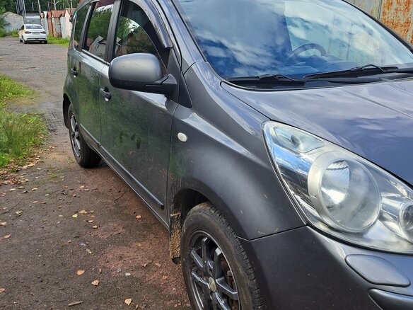 2011 Nissan Note I Рестайлинг, серый, 550000 рублей - вид 2