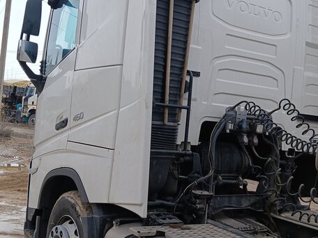 2022 Volvo FH 540, белый, 10397000 рублей, вид 4