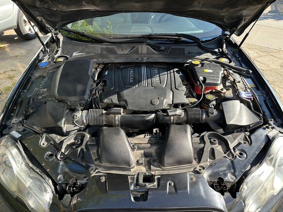 2010 Jaguar XFR I, серый, 2500000 рублей - вид 16