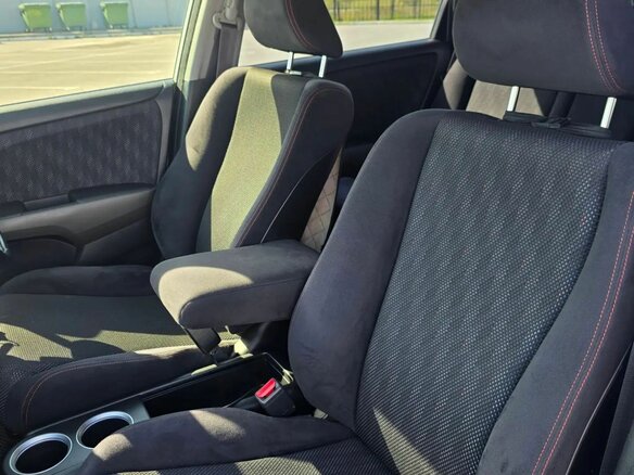 2011 Honda Stream II Рестайлинг, серый - вид 16