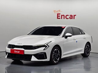2023 Kia K5 III Рестайлинг, белый, 2450200 рублей, вид 1