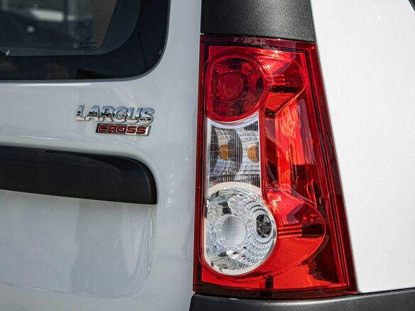 2026 Lada (ВАЗ) Largus Cross I Рестайлинг, белый, 2022000 рублей - вид 10