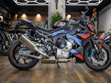 2026 BMW M 1000 R, чёрный, 3590000 рублей, вид 2