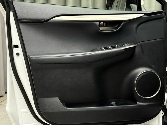 2018 Lexus NX 200 I Рестайлинг, белый, 2899000 рублей - вид 17
