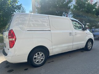 2012 Hyundai Grand Starex, белый, 900000 рублей, вид 3