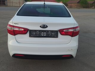 2014 Kia Rio 6-speed III, белый, 790000 рублей, вид 3