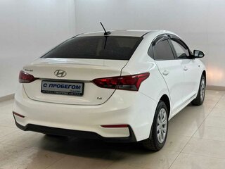 2017 Hyundai Solaris II, белый, 895000 рублей, вид 4