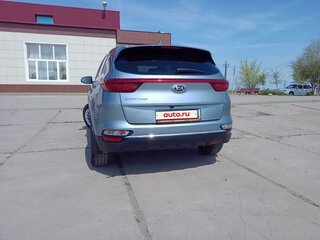 2019 Kia Sportage IV Рестайлинг, серебристый, 1800000 рублей, вид 3