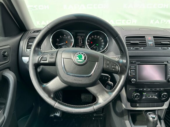 2013 Skoda Yeti I, белый, 930000 рублей - вид 4