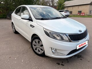 2014 Kia Rio 6-speed III, белый, 920000 рублей, вид 4