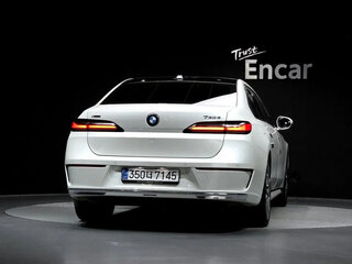 2025 BMW 7 серии 750e xDrive VII (G70), белый, 17000000 рублей, вид 4