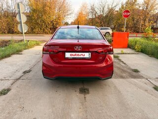 2017 Hyundai Solaris II, красный, 1140000 рублей, вид 4