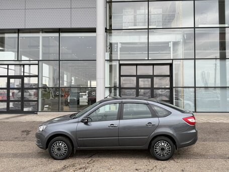 2025 Lada (ВАЗ) Granta I Рестайлинг, серый, 895000 рублей, вид 3