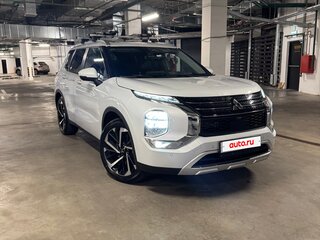 2022 Mitsubishi Outlander IV, белый, 3800000 рублей, вид 3