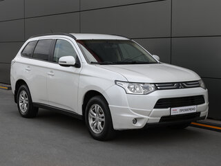 2014 Mitsubishi Outlander III, белый, 1349000 рублей, вид 3