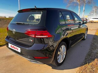 2017 Volkswagen Golf VII Рестайлинг, чёрный, 1800000 рублей, вид 4