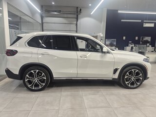 2024 BMW X5 40i IV (G05/G18) Рестайлинг, белый, 11190000 рублей, вид 4