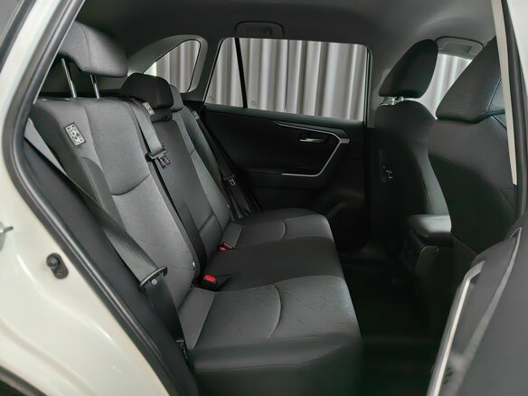2020 Toyota RAV4 V (XA50), белый - вид 9