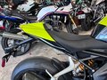 2026 Triumph Speed Triple, жёлтый, 1899000 рублей - вид 3