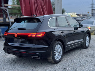 2025 Volkswagen Touareg III Рестайлинг, чёрный, 8200000 рублей, вид 4