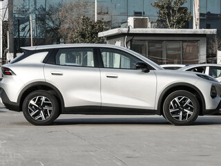 2026 Changan Qiyuan Q05 51.9 kWh II, серебристый, 2057228 рублей, вид 4