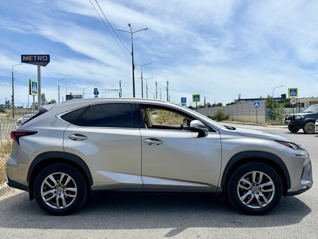 2017 Lexus NX 200 I Рестайлинг, серый, 2790000 рублей, вид 3