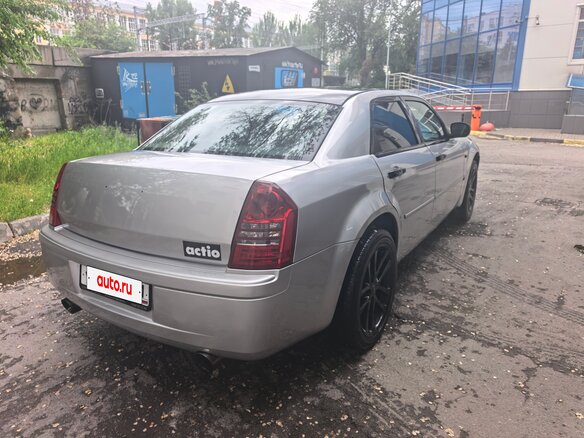 2004 Chrysler 300C I, серебристый, 700000 рублей - вид 6
