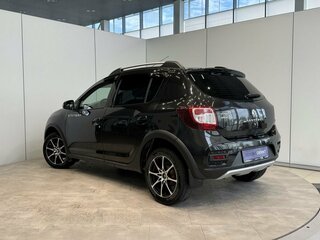 2015 Renault Sandero Stepway II, чёрный, 850000 рублей, вид 3
