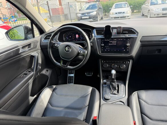 2019 Volkswagen Tiguan II, чёрный, 2750000 рублей - вид 15