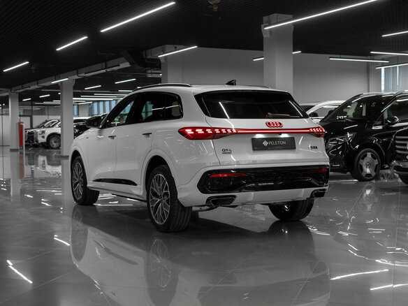 2026 Audi Q5 L III (GU), белый - вид 3