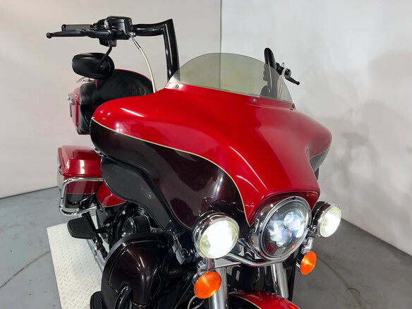2010 Harley-Davidson Electra Glide, пурпурный, 1200000 рублей - вид 4