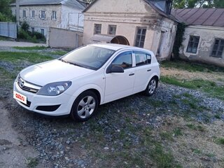 2011 Opel Astra H Рестайлинг, белый, 620000 рублей, вид 1