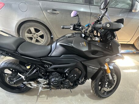 2018 Yamaha MT-09 Tracer (FJ-09), чёрный, 850000 рублей, вид 4