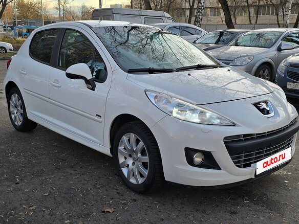 2011 Peugeot 207 I Рестайлинг, белый, 295000 рублей - вид 2