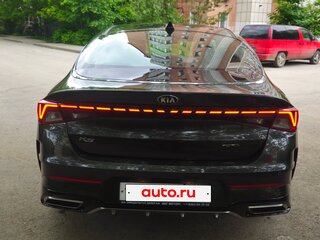 2020 Kia K5 III, серый, 2300000 рублей, вид 4