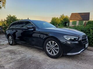 2021 Mercedes-Benz E-Класс 200 d V (W213, S213, C238) Рестайлинг, серый, 3450000 рублей, вид 3