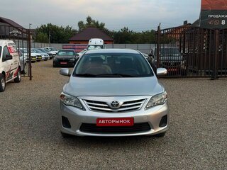 2013 Toyota Corolla X (E140, E150) Рестайлинг, серебристый, 700000 рублей, вид 2