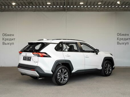 2025 Toyota RAV4 V (XA50), белый, 3799000 рублей, вид 2