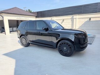 2022 Land Rover Range Rover P400 MHEV V, чёрный, 15500000 рублей, вид 4