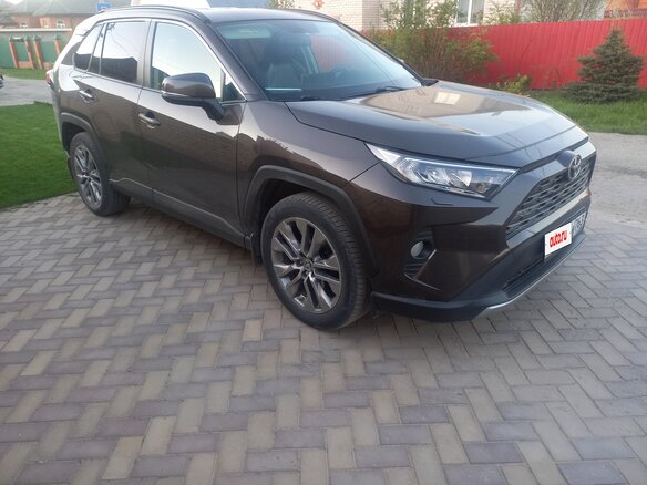 2020 Toyota RAV4 V (XA50), коричневый - вид 1