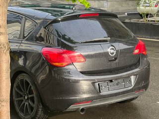 2011 Opel Astra J, чёрный, 550000 рублей, вид 5