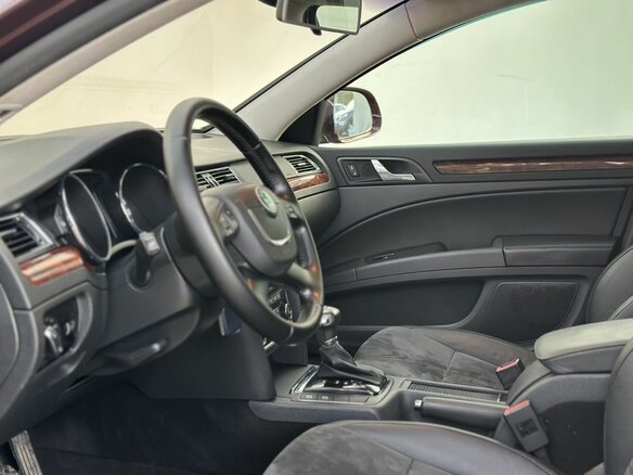2012 Skoda Superb II, красный, 1090000 рублей - вид 9