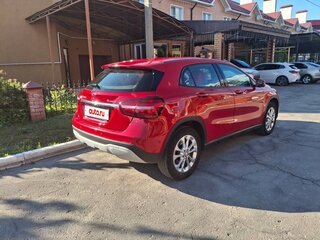 2017 Mercedes-Benz GLA 250 I (X156) Рестайлинг, красный, 2300000 рублей, вид 3