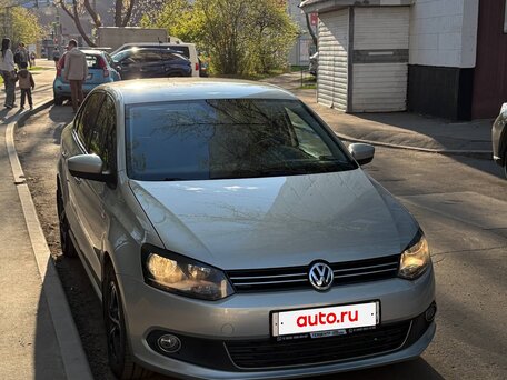 2011 Volkswagen Polo V, серый, 900000 рублей, вид 4