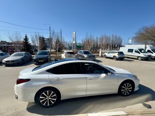 2021 Lexus ES 200 VII Рестайлинг, белый, 3650000 рублей, вид 5