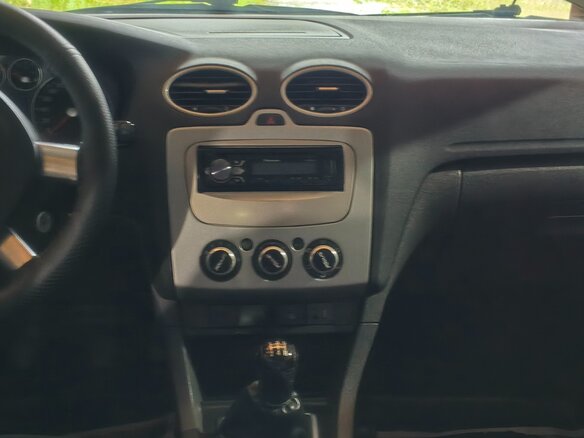 2007 Ford Focus II, серебристый - вид 2