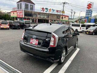 2015 Toyota Prius III Рестайлинг (XW30), чёрный, 1250000 рублей, вид 4
