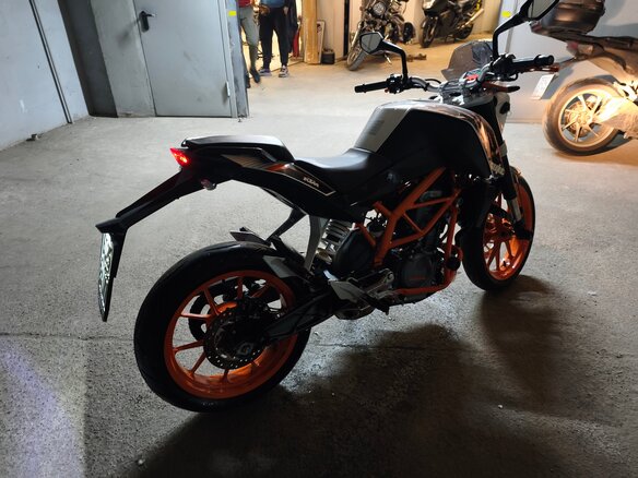 2014 KTM 390 Duke, белый, 390000 рублей - вид 18