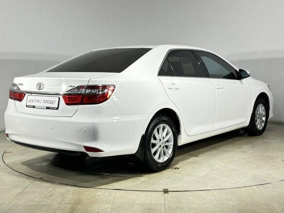 2016 Toyota Camry VII (XV50) Рестайлинг, белый - вид 6
