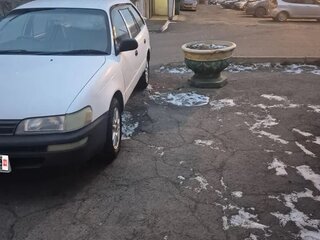 2000 Toyota Corolla VII (E100), белый, 290000 рублей, вид 2